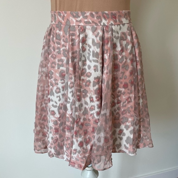 Parker Pink Multi Cougar Leopard Print Silk Pleated Mini PA061901CH Size 2 - Picture 1 of 9